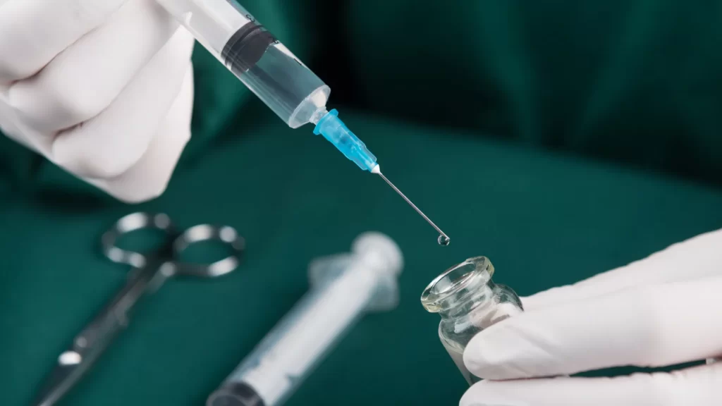 تزریقات در درمان لرزش دست جوانان